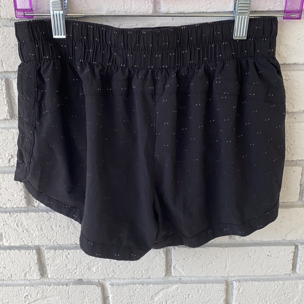 GAP Shorts - Picture 2 of 4